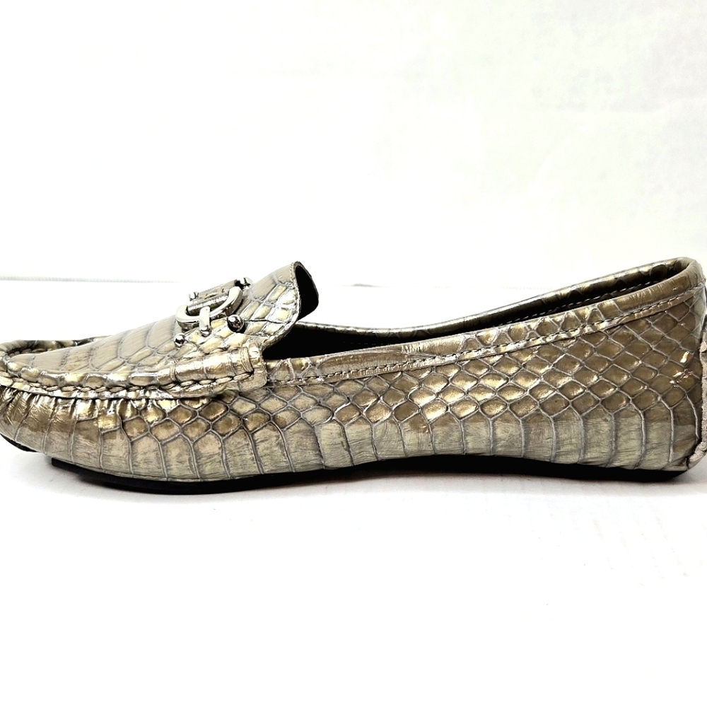 Donald Pliner driving moccasins. Croc embossed leather. Gray. 6.5 - Picture 5 of 13